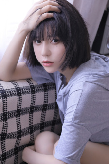 女人跪下吃男人的j8免费视频
